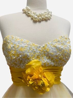 50’s - YELLOW SEQUIN DRESS STRAPLESS Yellow Dress with Floral Waist Accent